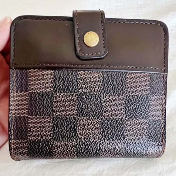 LOUIS VUITTON ~ Vintage Damier Ebene Compact Wallet ~ August 2000 - Picture 3 of 17